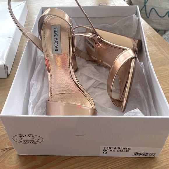 Gorgeous Rose Gold Steve Madden Strappy Heels. - Picture 6 of 6